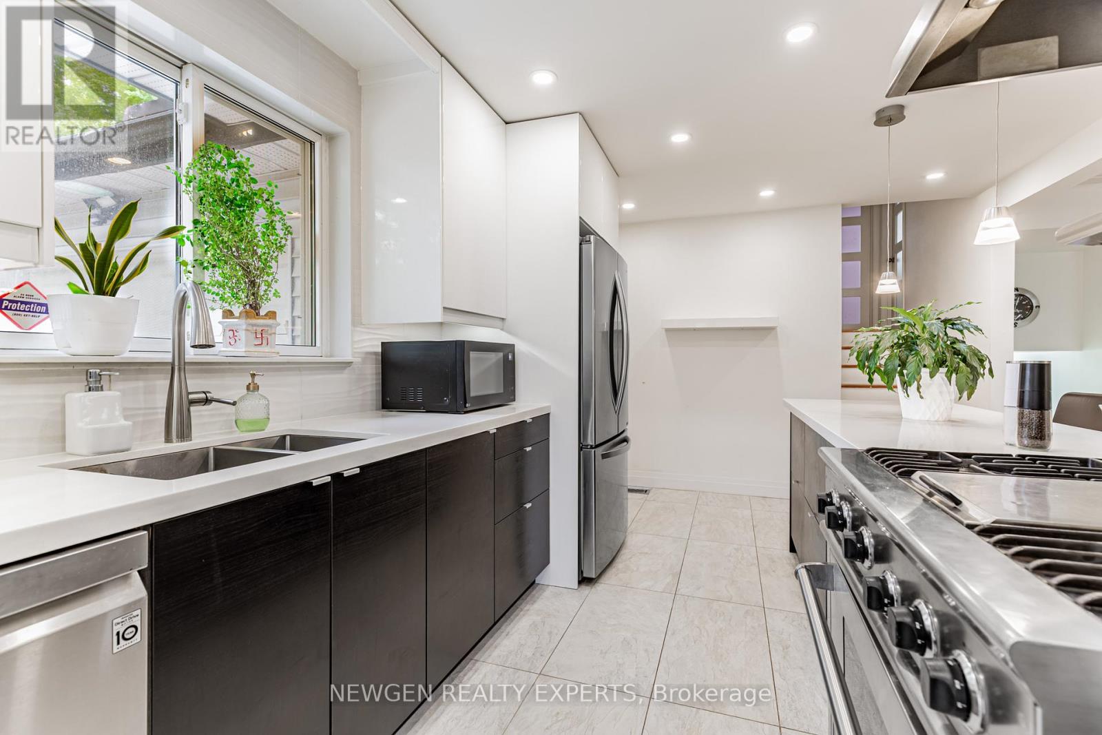 Photo 29 of 80 Sherwood Forest Drive, Markham ON