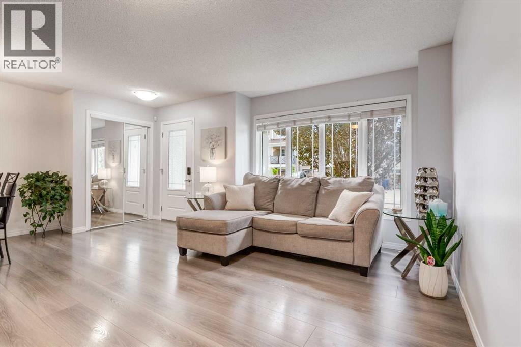 Photo 3 of 14 Windford Crescent Sw, Airdrie AB