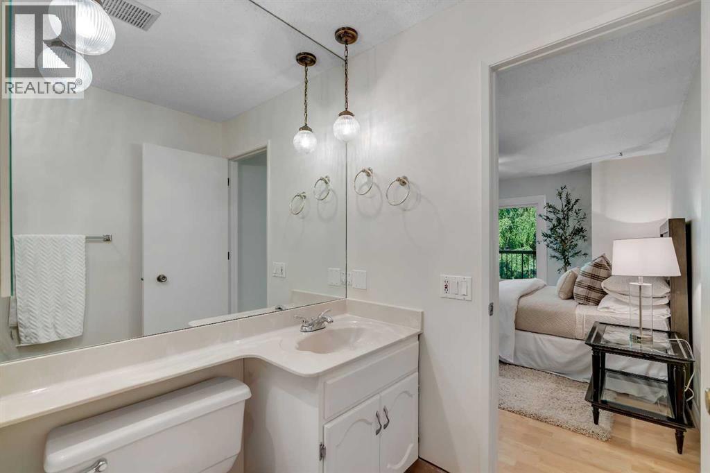 Single Family House for Sale in    Avenue SW Lakeview Calgary 