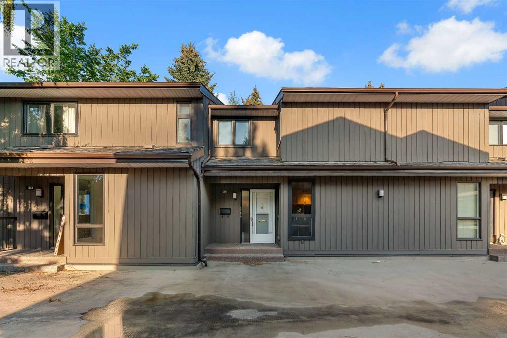 Single Family House for Sale in    Avenue SW Lakeview Calgary 