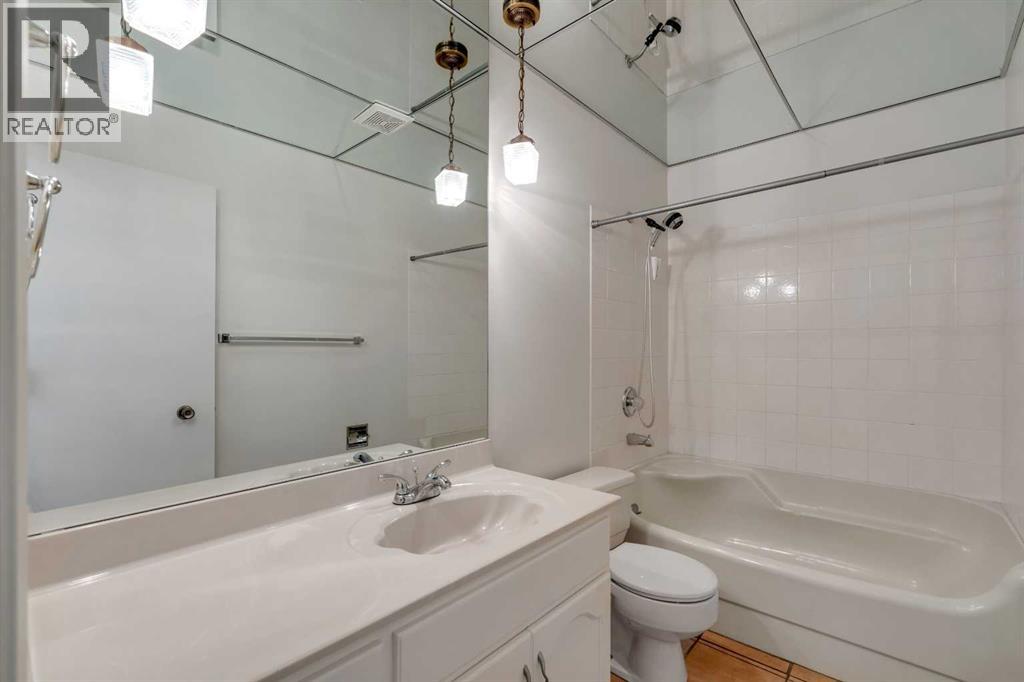Single Family House for Sale in    Avenue SW Lakeview Calgary 