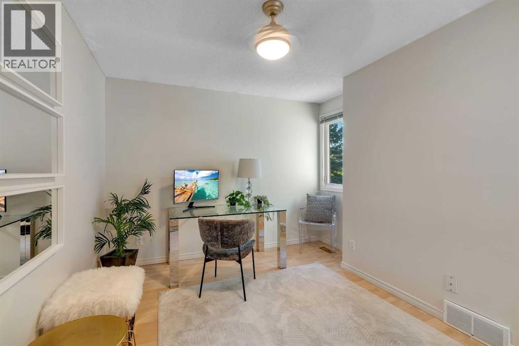 Single Family House for Sale in    Avenue SW Lakeview Calgary 