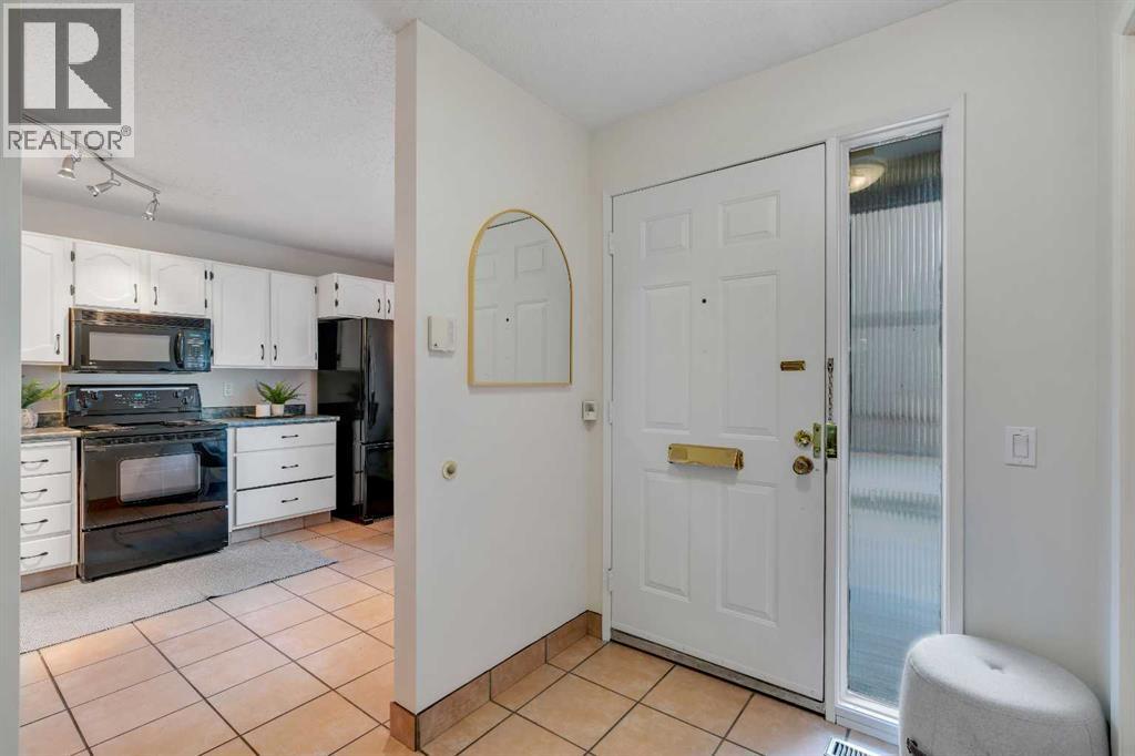 Single Family House for Sale in    Avenue SW Lakeview Calgary 
