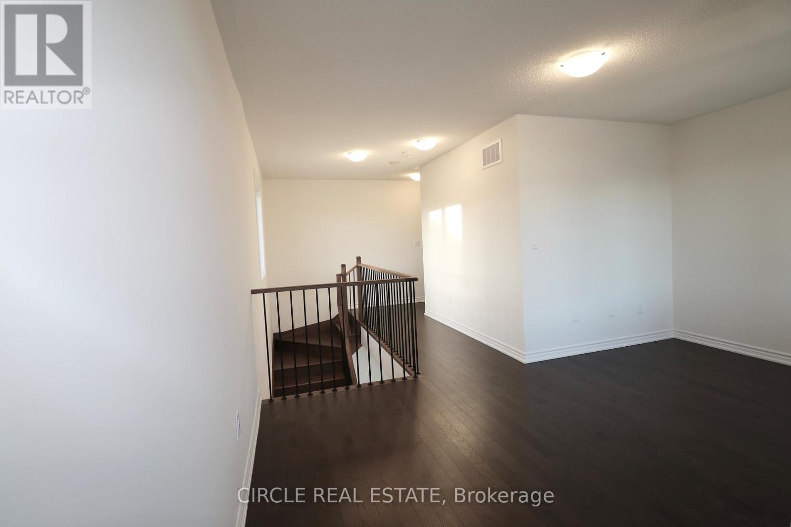Photo 22 of 45 Gemini Drive, Barrie ON