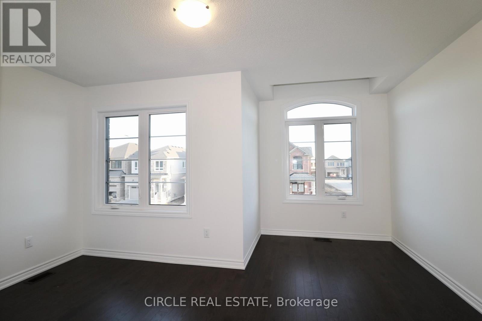 Photo 11 of 45 Gemini Drive, Barrie ON