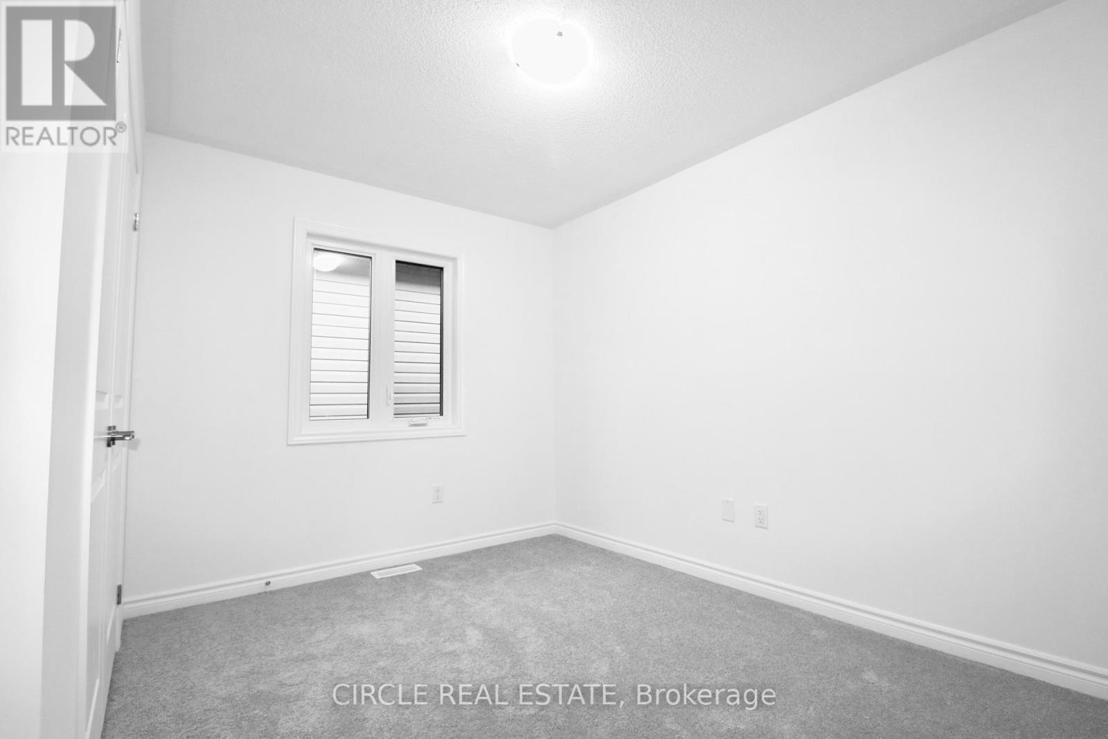 Photo 15 of 45 Gemini Drive, Barrie ON