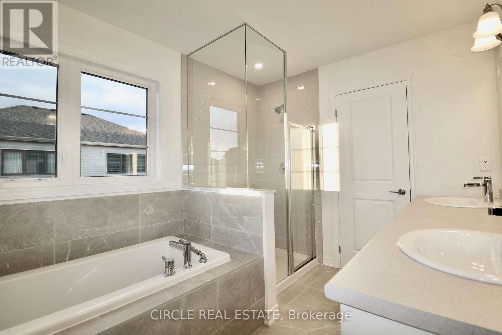 Photo 13 of 45 Gemini Drive, Barrie ON