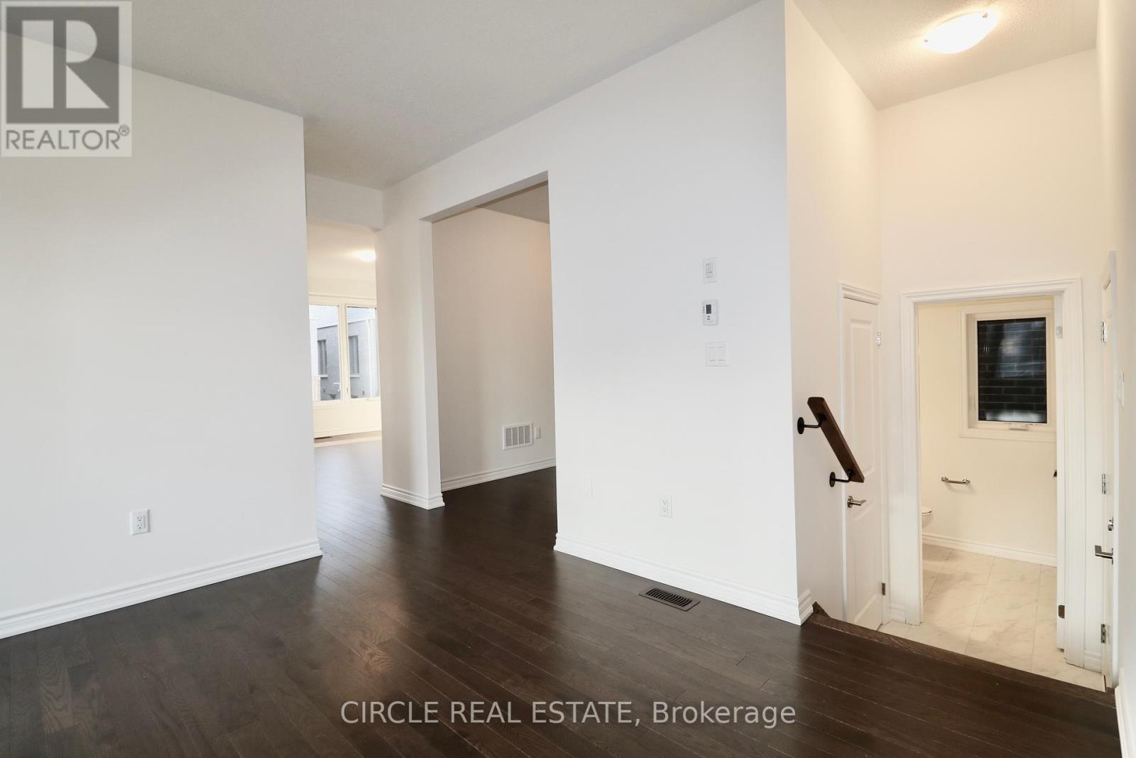 Photo 27 of 45 Gemini Drive, Barrie ON