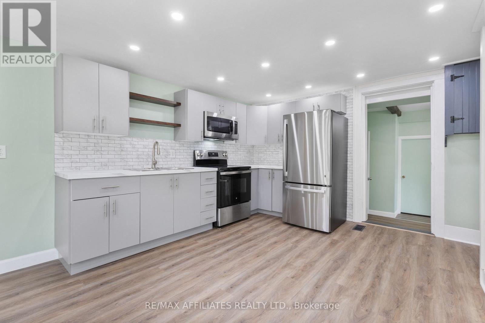 Photo 12 of 79 Henry Street, Merrickvillewolford ON