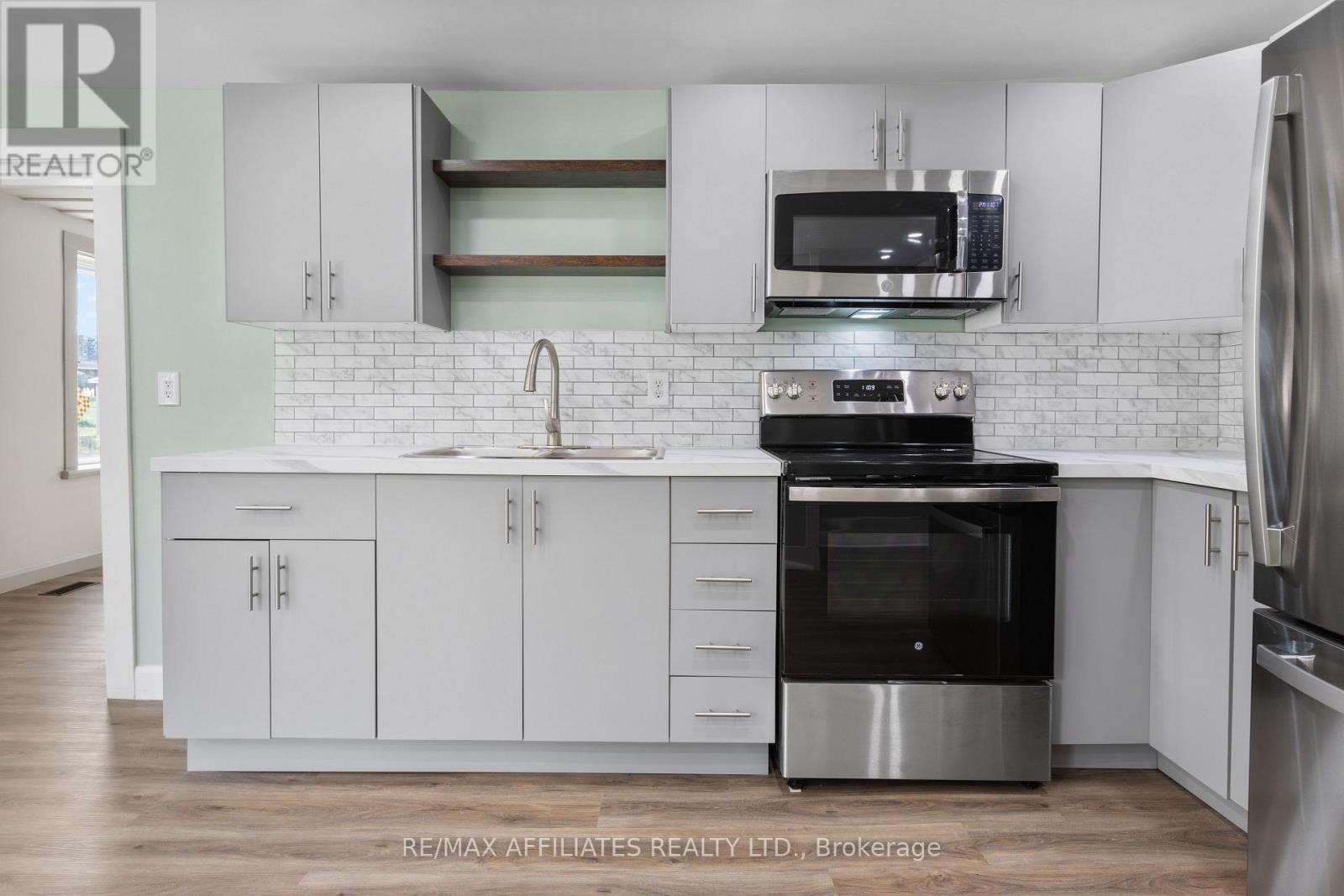 Photo 41 of 79 Henry Street, Merrickvillewolford ON