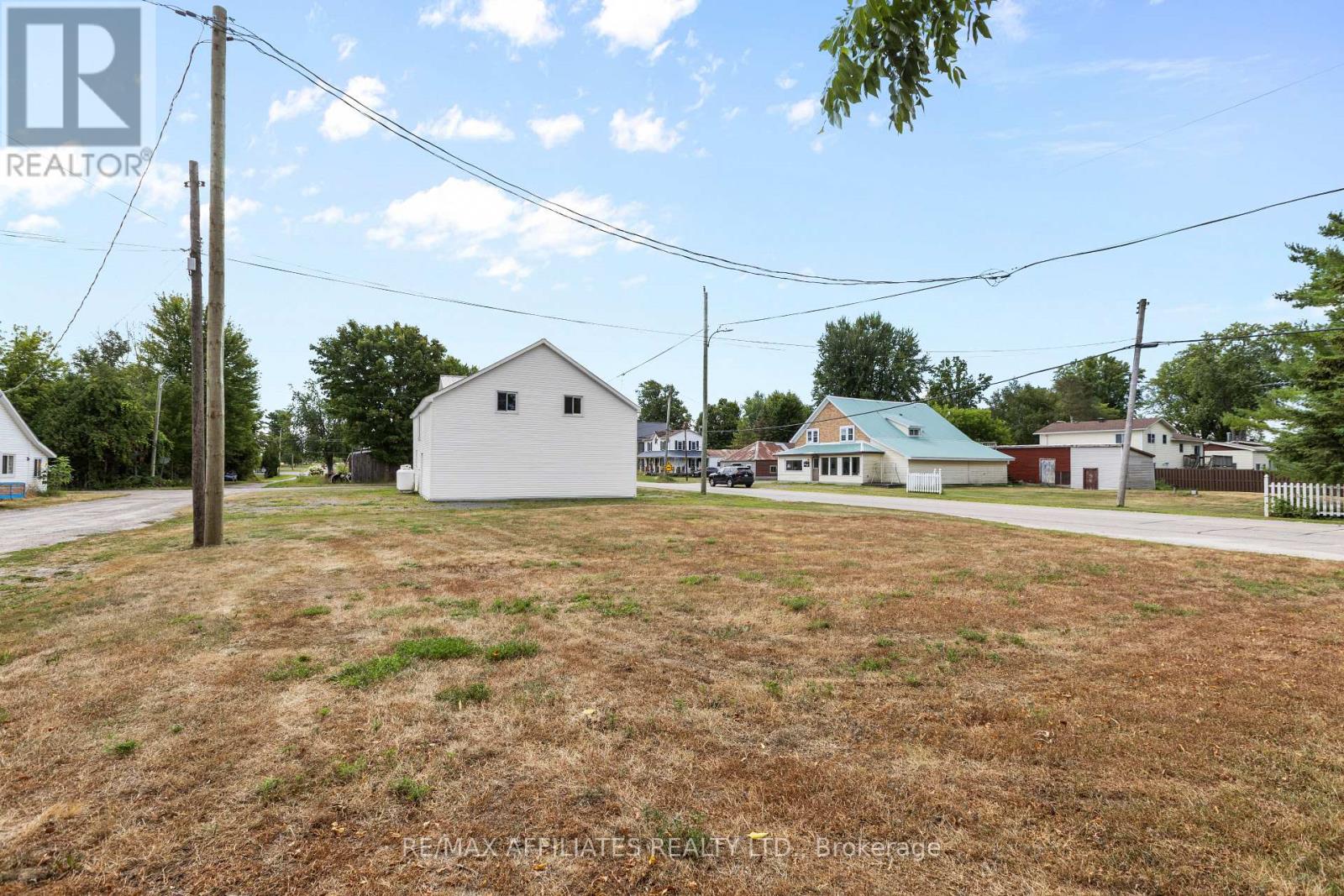 Photo 23 of 79 Henry Street, Merrickvillewolford ON