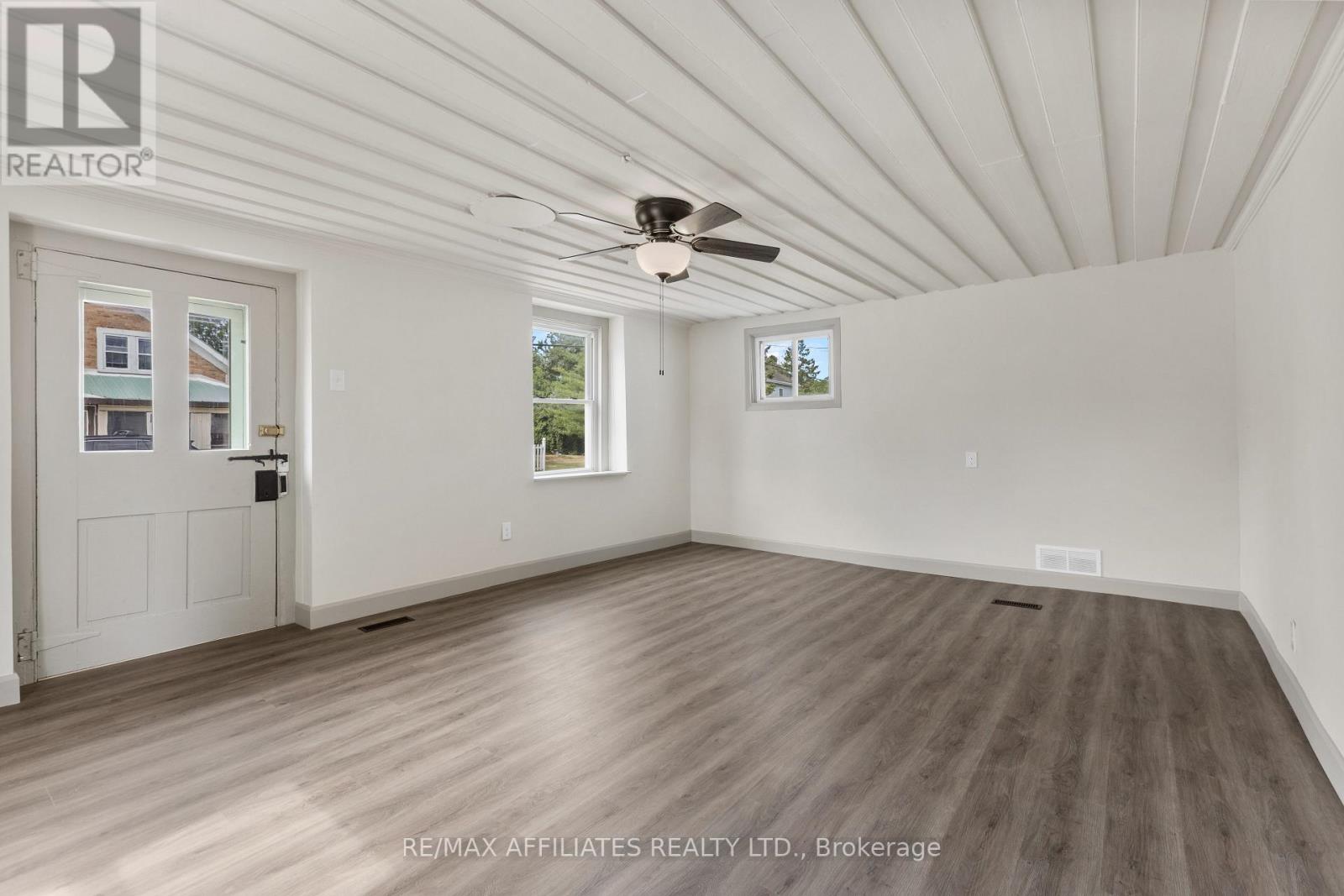 Photo 30 of 79 Henry Street, Merrickvillewolford ON