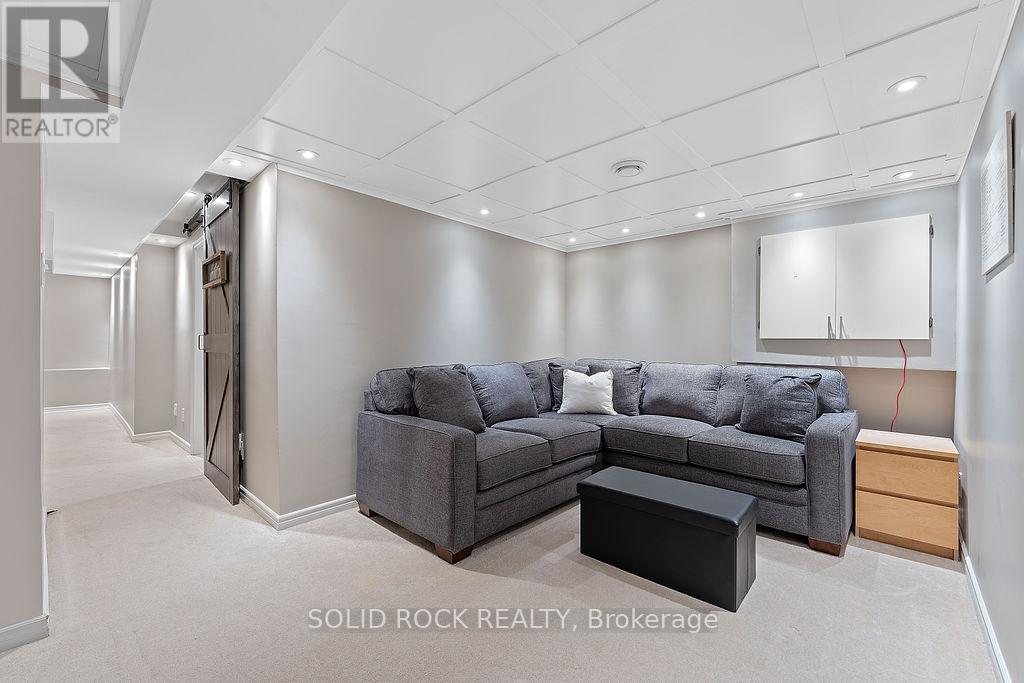 Photo 10 of 33 Benlark Road, Ottawa ON