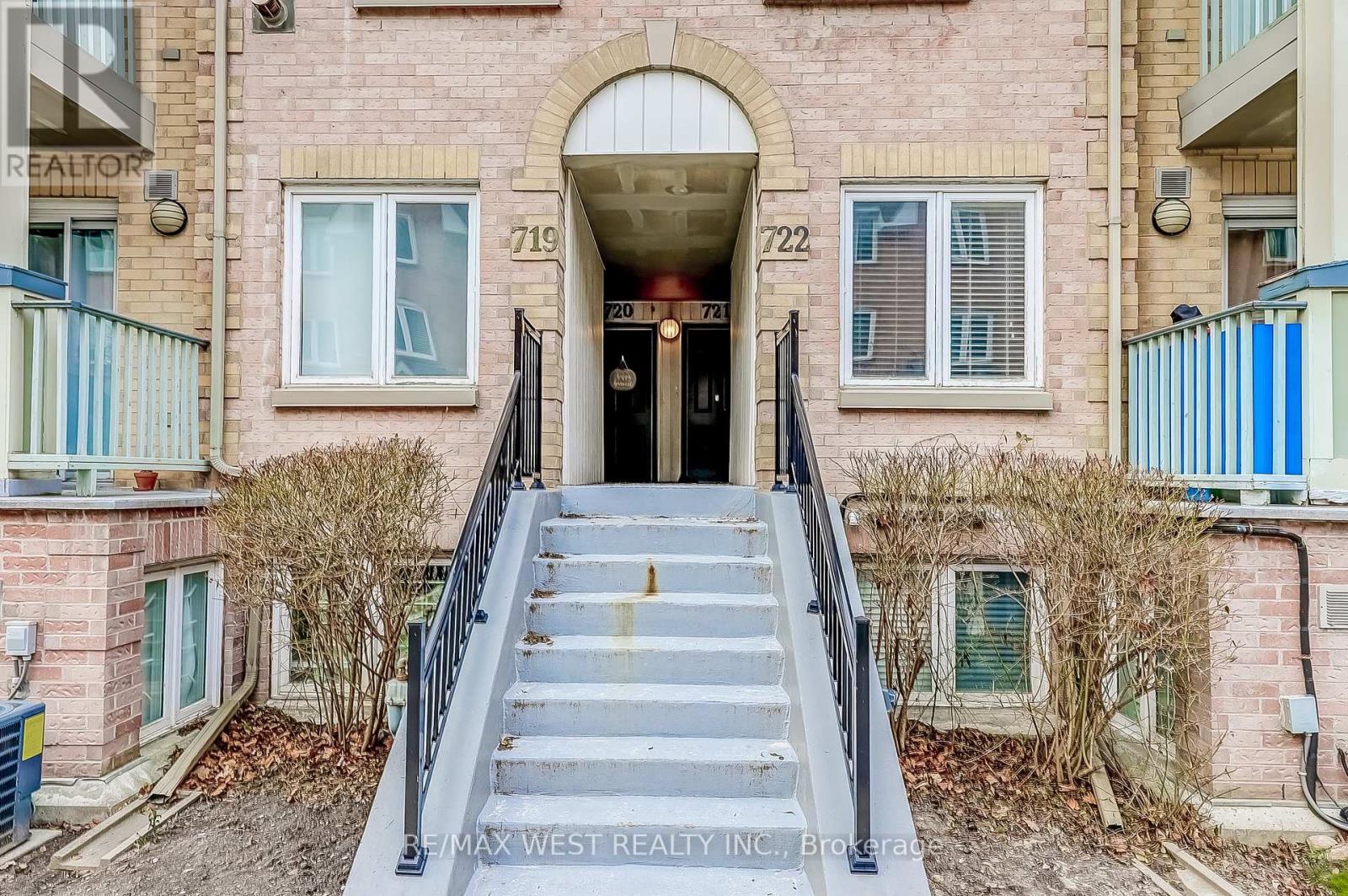 Photo 8 of 722 75 Weldrick Road E, Richmond Hill ON