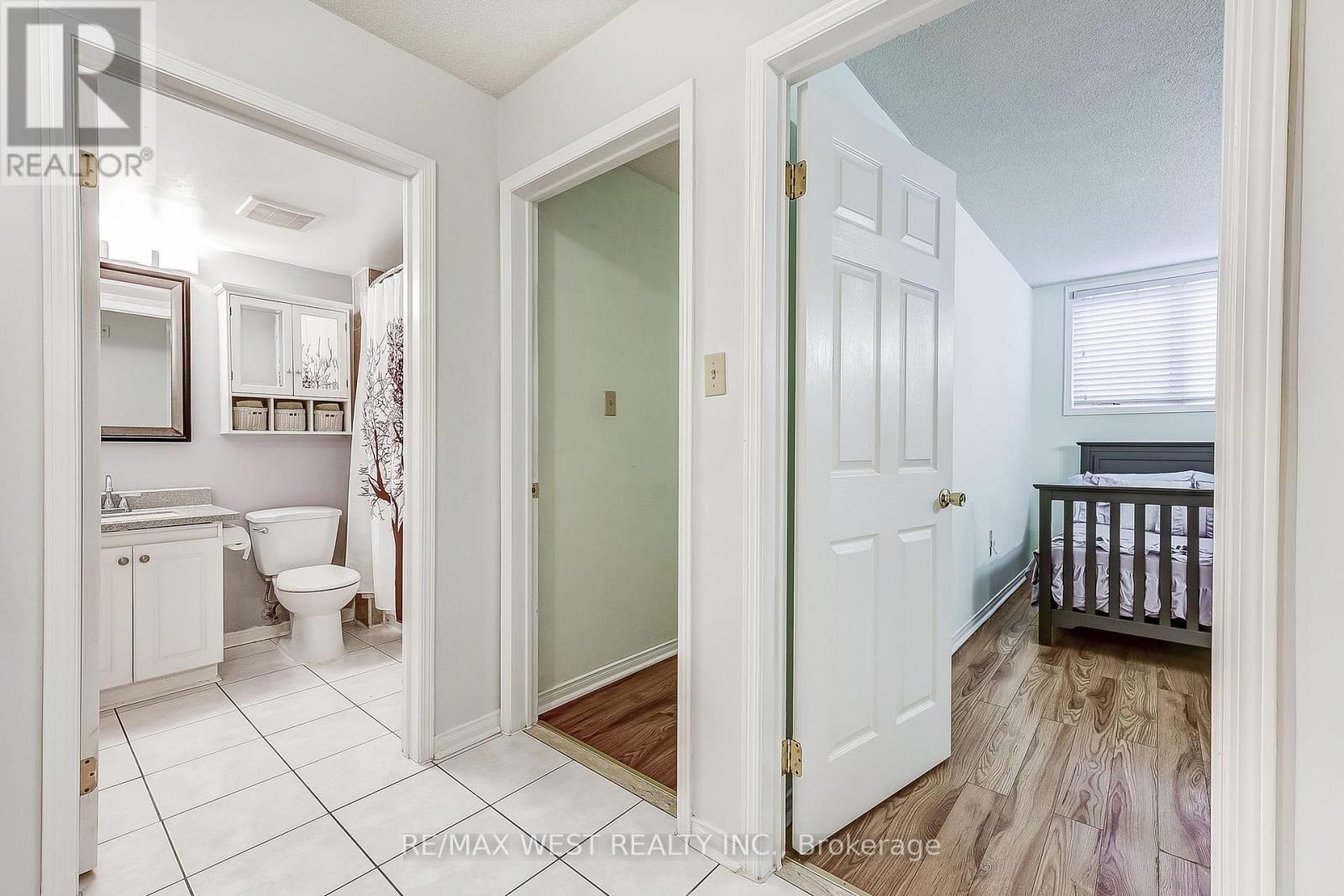 Photo 6 of 722 75 Weldrick Road E, Richmond Hill ON