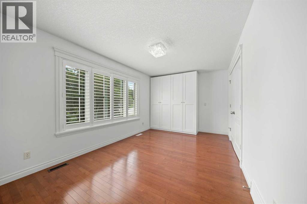 Single Family House for Sale in  Spring Willow Way SW Springbank Hill Calgary 
