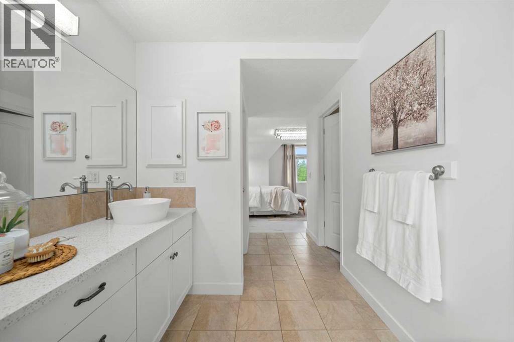 Single Family House for Sale in  Spring Willow Way SW Springbank Hill Calgary 