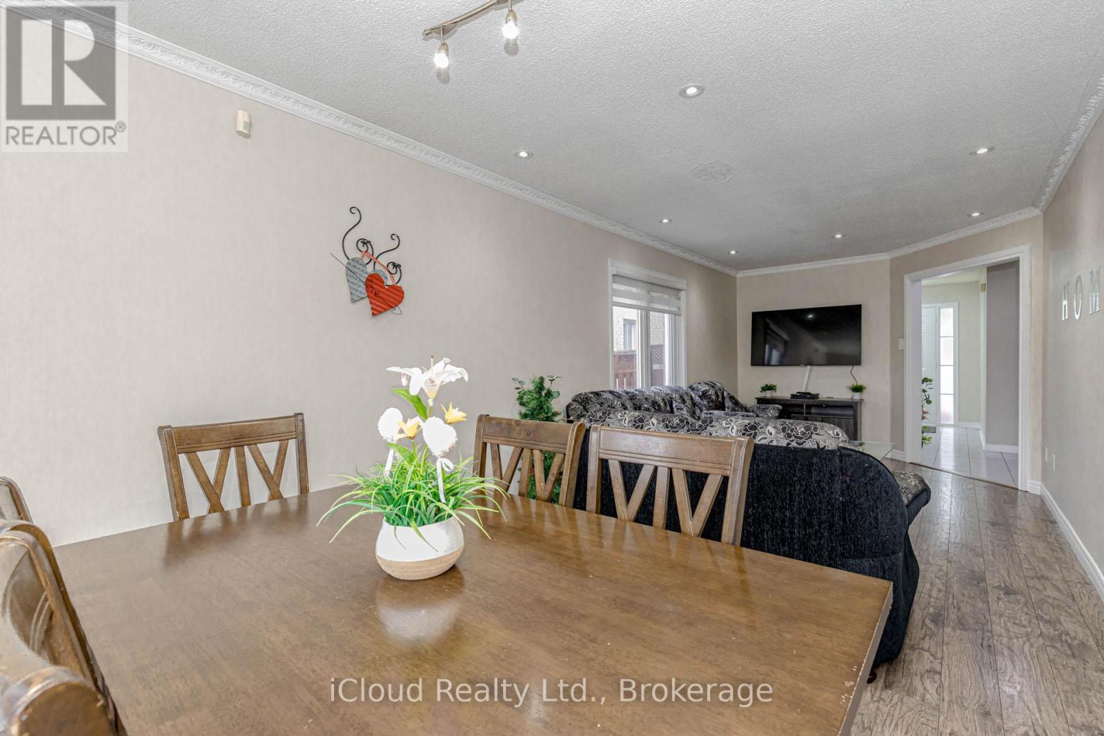 Photo 20 of 97 Bighorn Crescent, Brampton ON