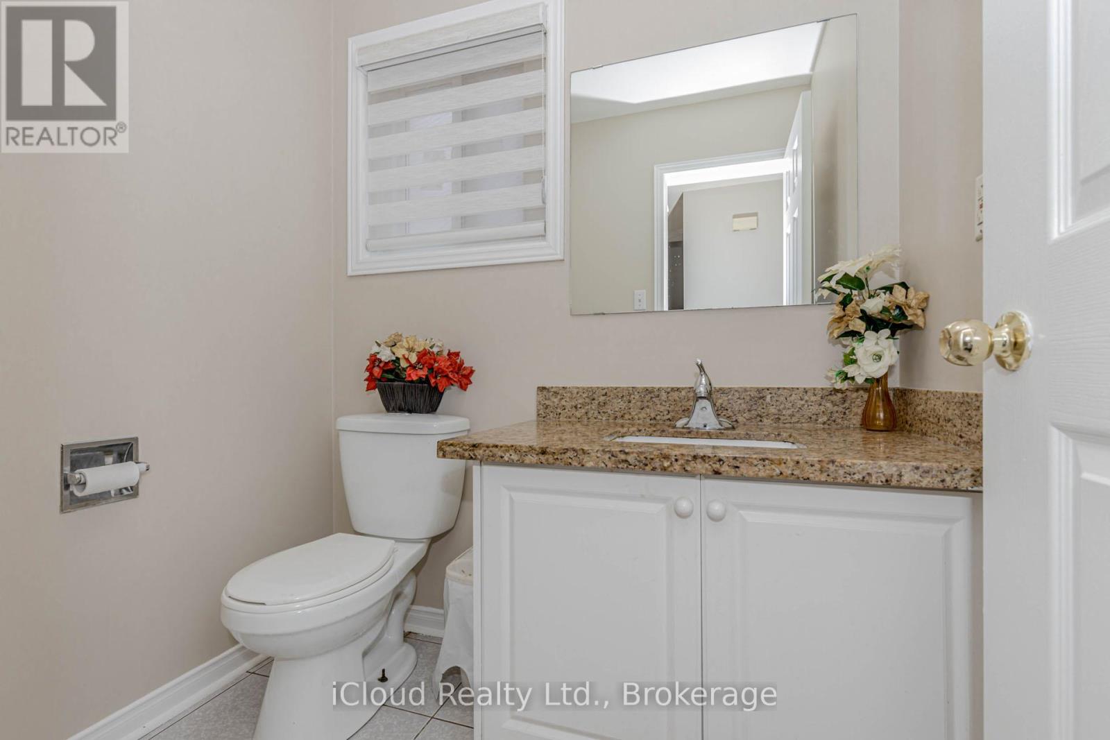 Photo 22 of 97 Bighorn Crescent, Brampton ON