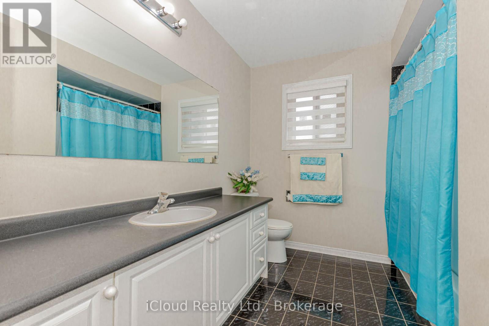 Photo 34 of 97 Bighorn Crescent, Brampton ON