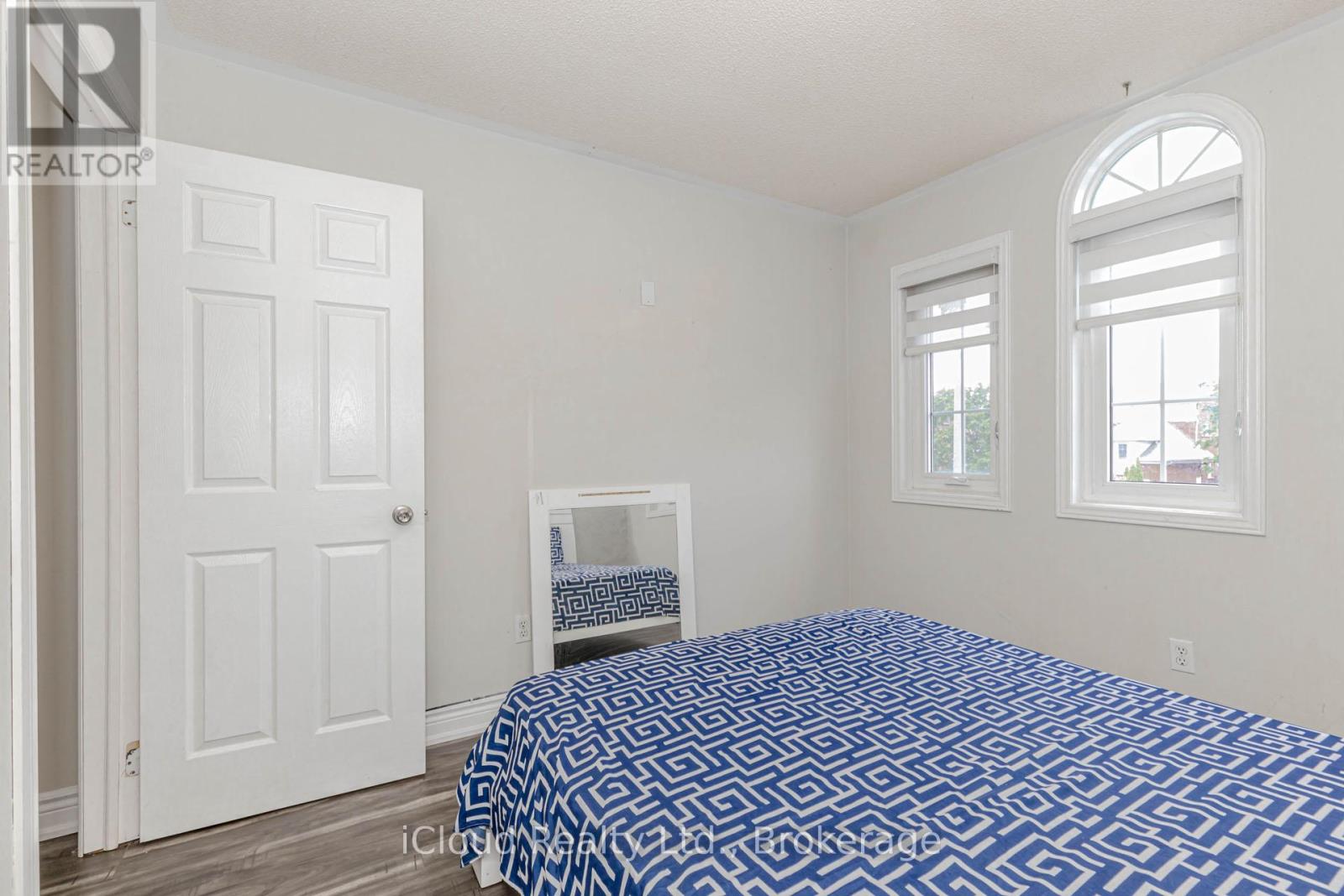 Photo 36 of 97 Bighorn Crescent, Brampton ON