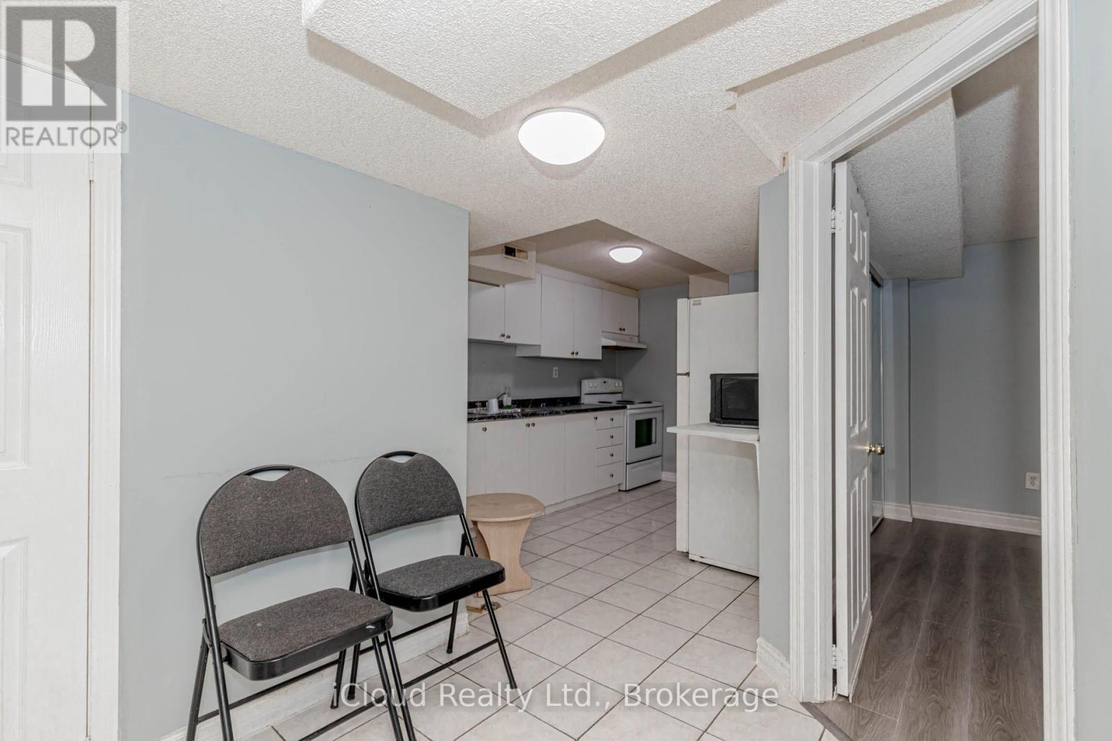 Photo 38 of 97 Bighorn Crescent, Brampton ON