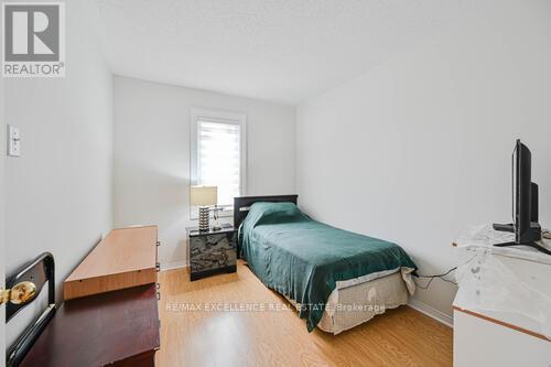 Photo 24 of 80 Wickstead Court, Brampton ON