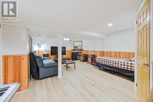 Photo 7 of 80 Wickstead Court, Brampton ON