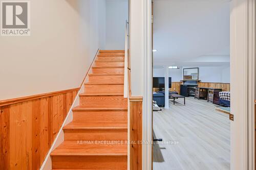 Photo 18 of 80 Wickstead Court, Brampton ON