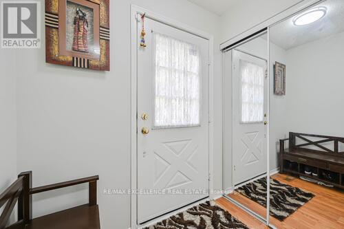 Photo 12 of 80 Wickstead Court, Brampton ON