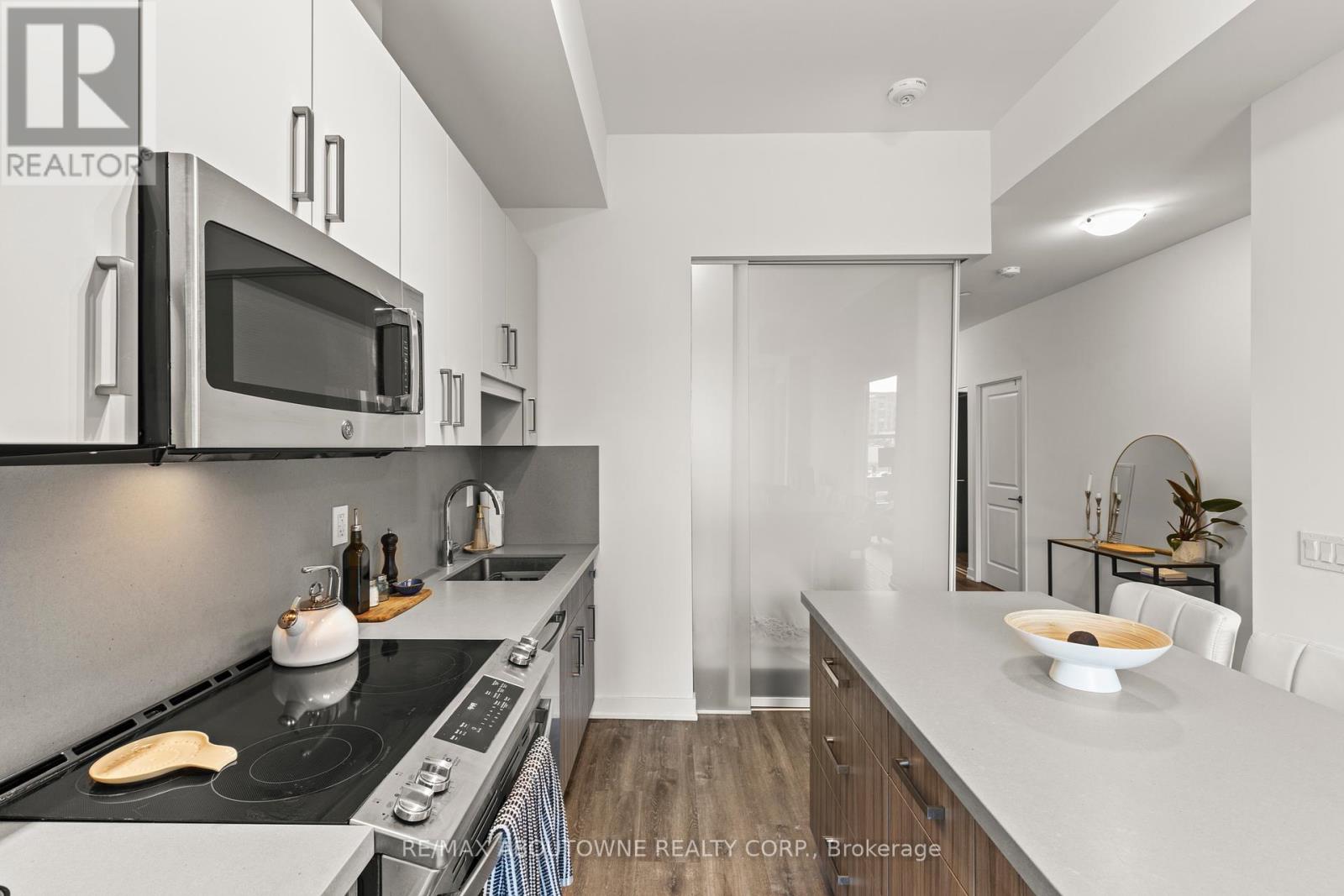 Photo 15 of 307 2007 James Street, Burlington ON