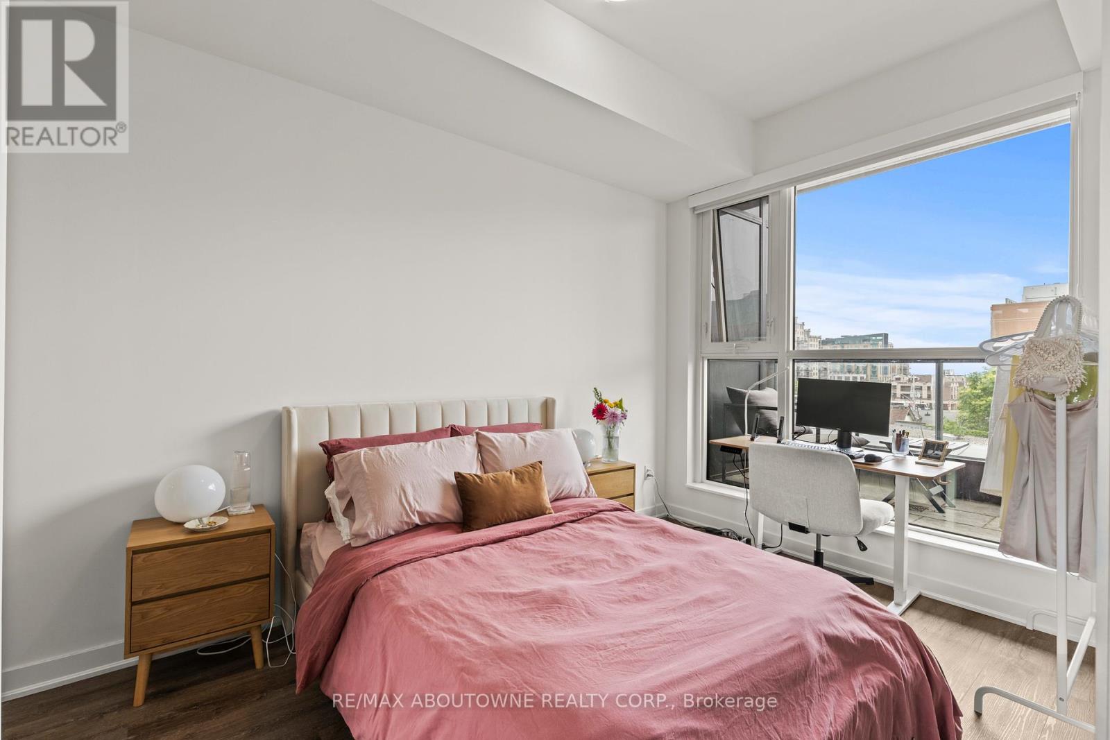 Photo 14 of 307 2007 James Street, Burlington ON