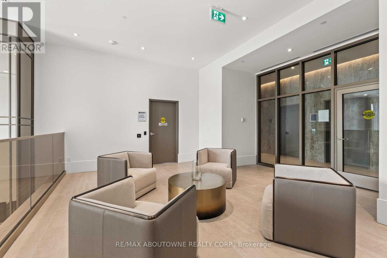 Photo 16 of 307 2007 James Street, Burlington ON