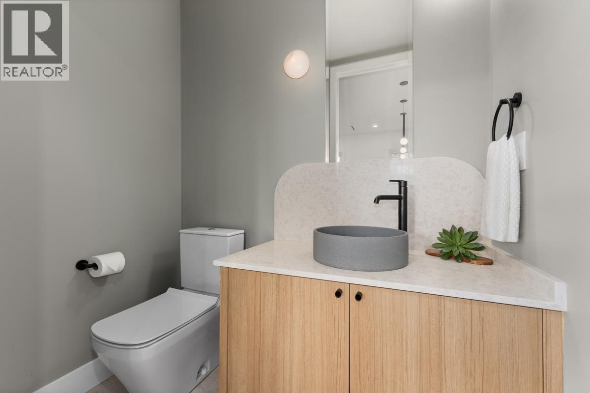 Photo 10 of 231 W 15th Avenue, Vancouver BC
