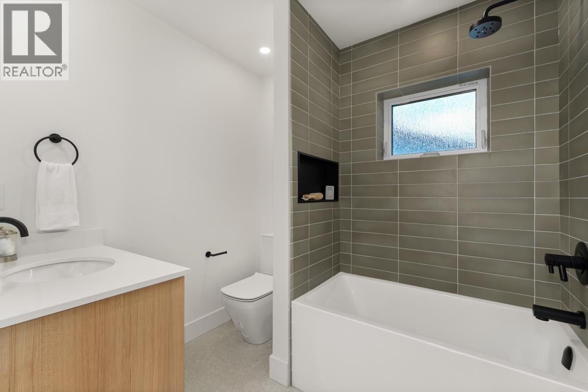 Photo 15 of 231 W 15th Avenue, Vancouver BC