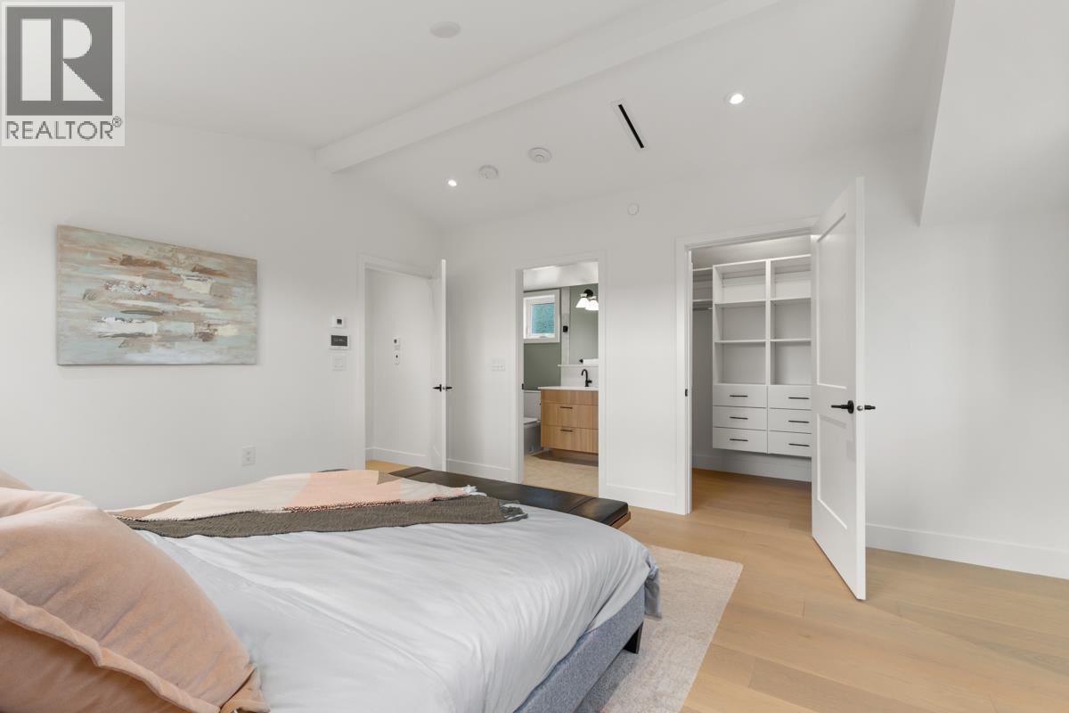 Photo 18 of 231 W 15th Avenue, Vancouver BC