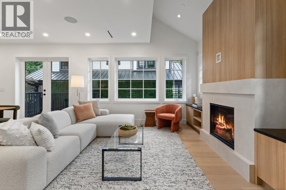 Photo 3 of 231 W 15th Avenue, Vancouver BC
