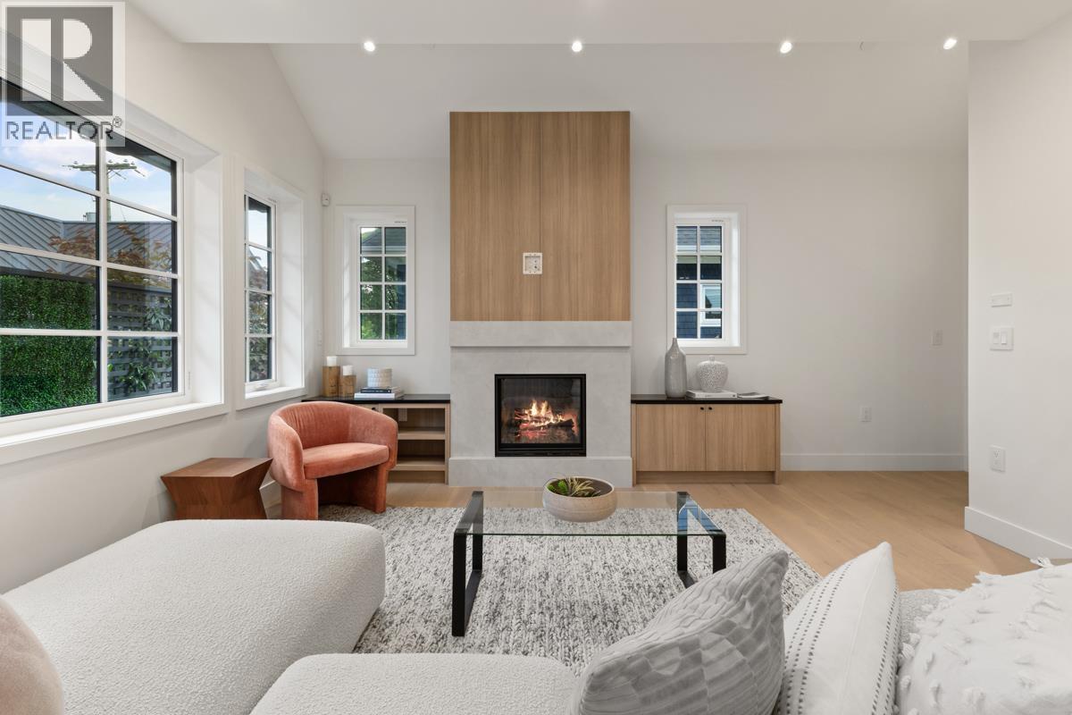 Photo 4 of 231 W 15th Avenue, Vancouver BC