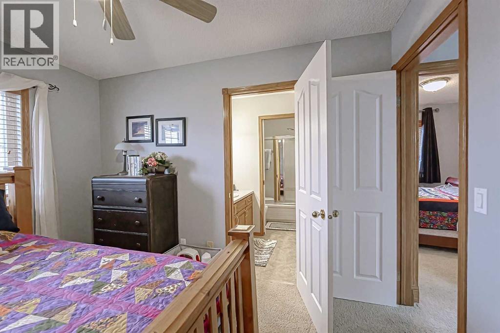 Photo 9 of 36 Chinook Crescent, Beiseker AB