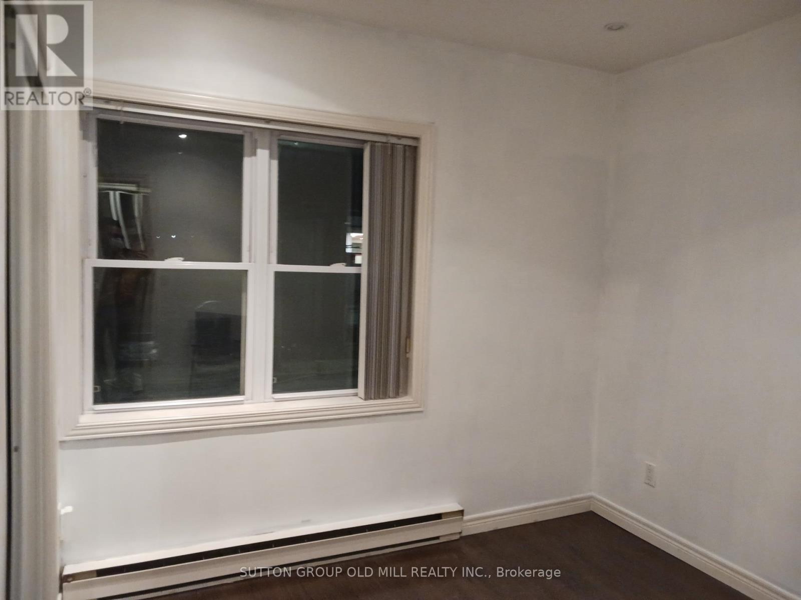 Photo 2 of 2 293 Queenston Road, Hamilton ON