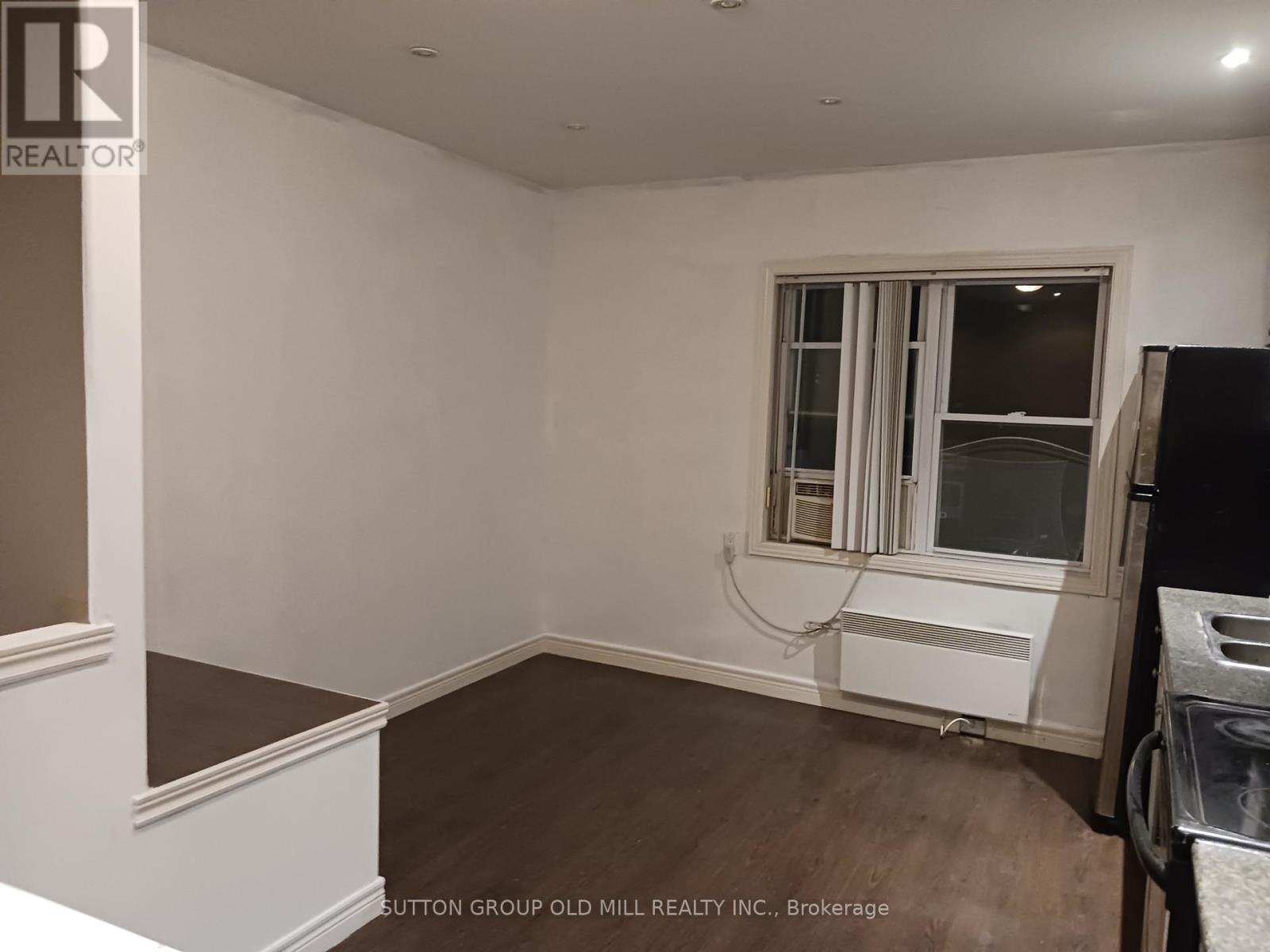 Photo 5 of 2 293 Queenston Road, Hamilton ON