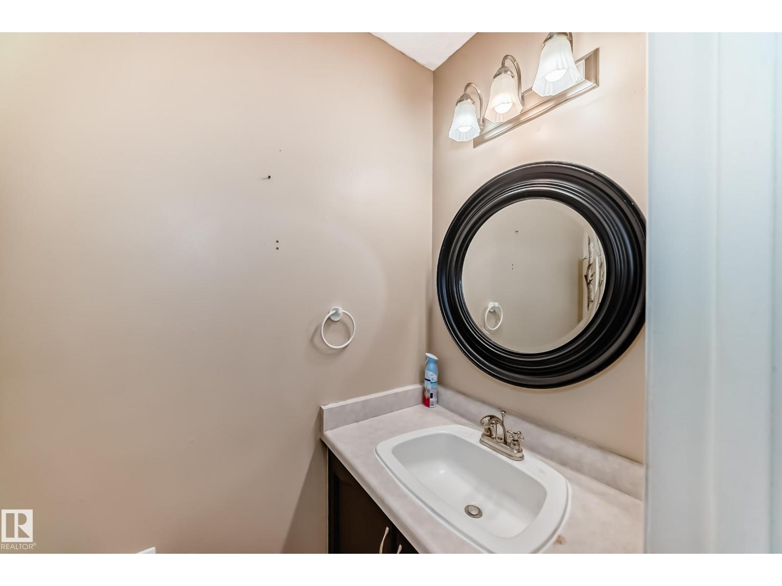 Photo 11 of 4506 20 Av Nw, Edmonton AB