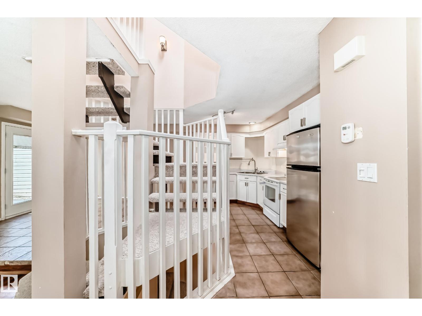 Photo 9 of 4506 20 Av Nw, Edmonton AB
