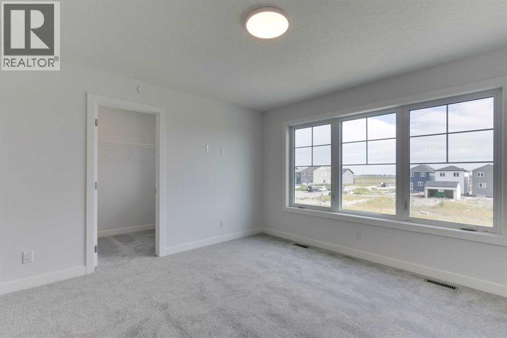 Photo 13 of 477 Hotchkiss Drive Se, Calgary AB