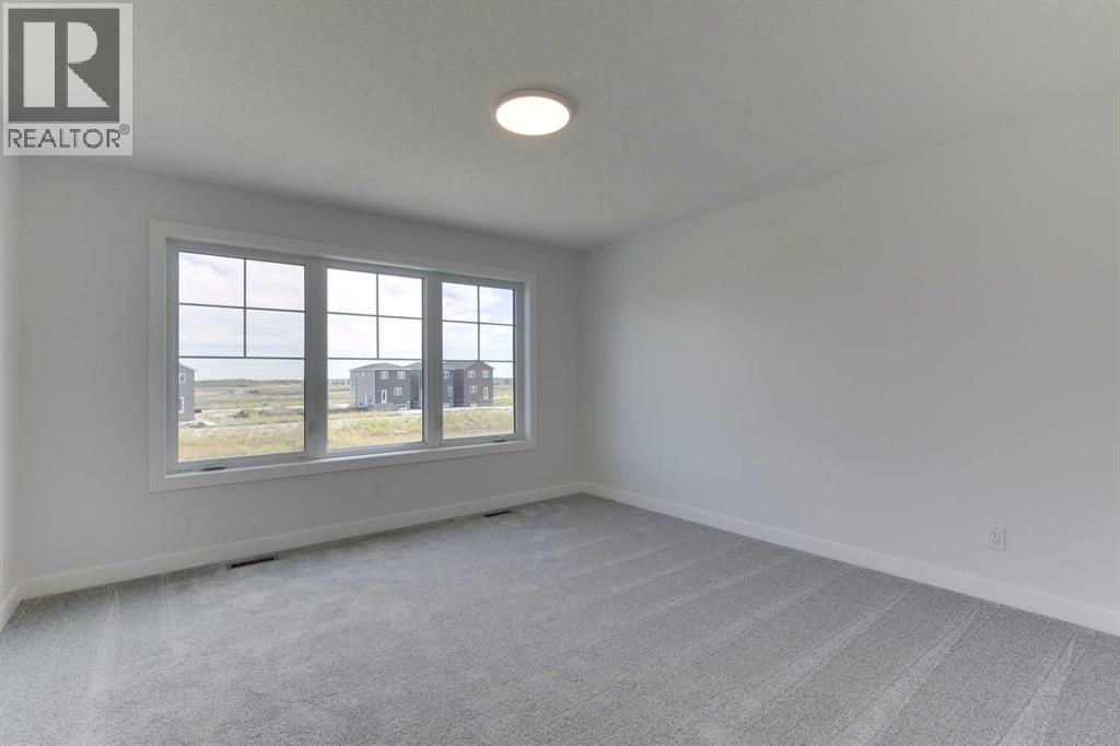 Photo 3 of 477 Hotchkiss Drive Se, Calgary AB