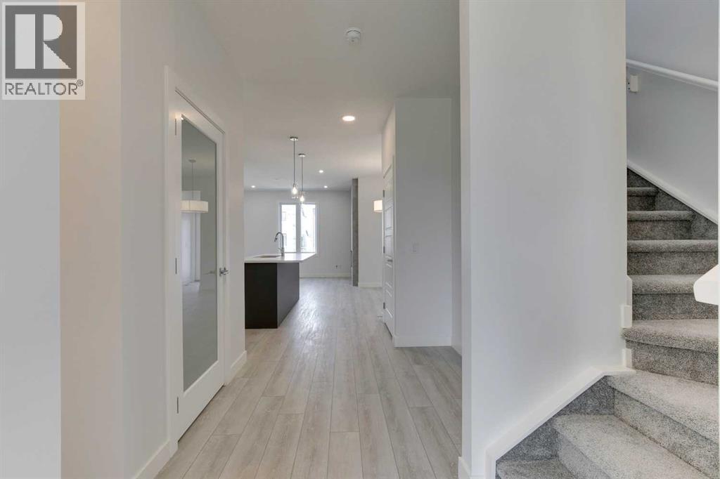 Photo 15 of 477 Hotchkiss Drive Se, Calgary AB