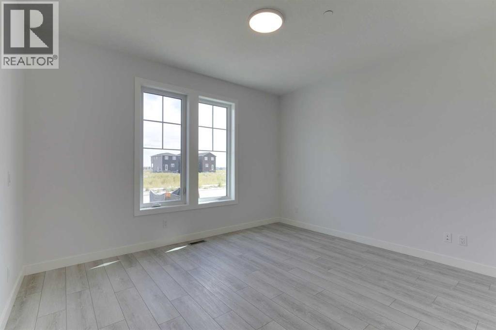 Photo 5 of 477 Hotchkiss Drive Se, Calgary AB