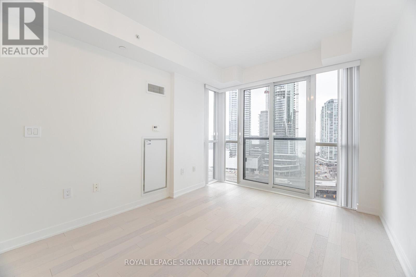 Photo 14 of 1501 1 The Esplanade Drive, Toronto ON