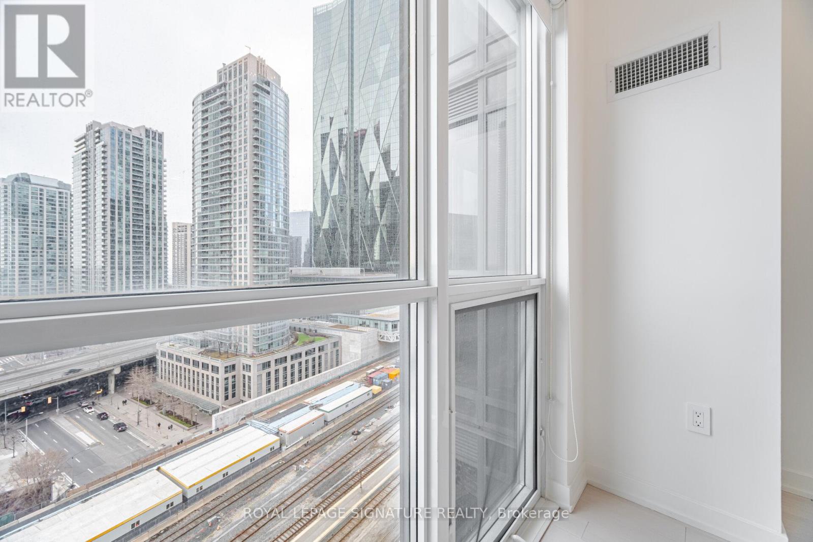 Photo 18 of 1501 1 The Esplanade Drive, Toronto ON