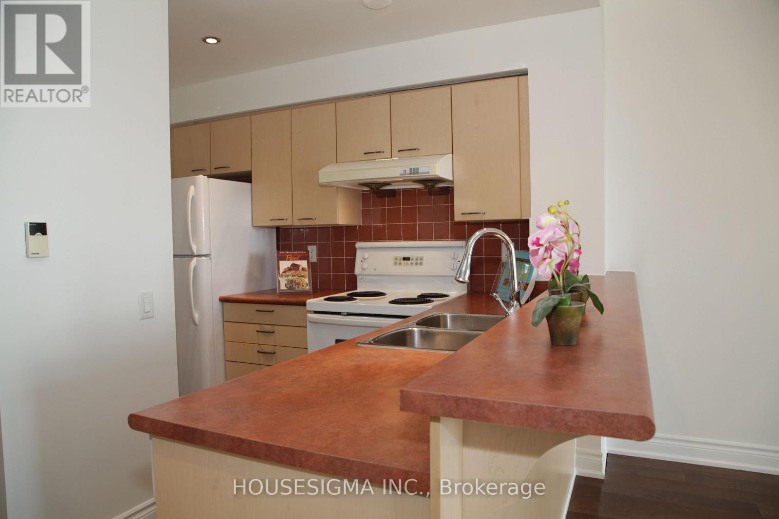 Photo 17 of 1208 2 Clairtrell Road, Toronto ON